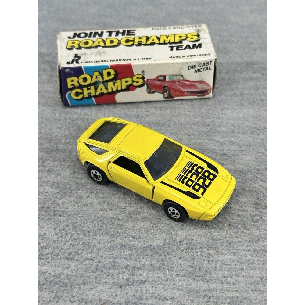 ROAD CHAMPS Die Cast #45 Porche 928 Yellow Car T5